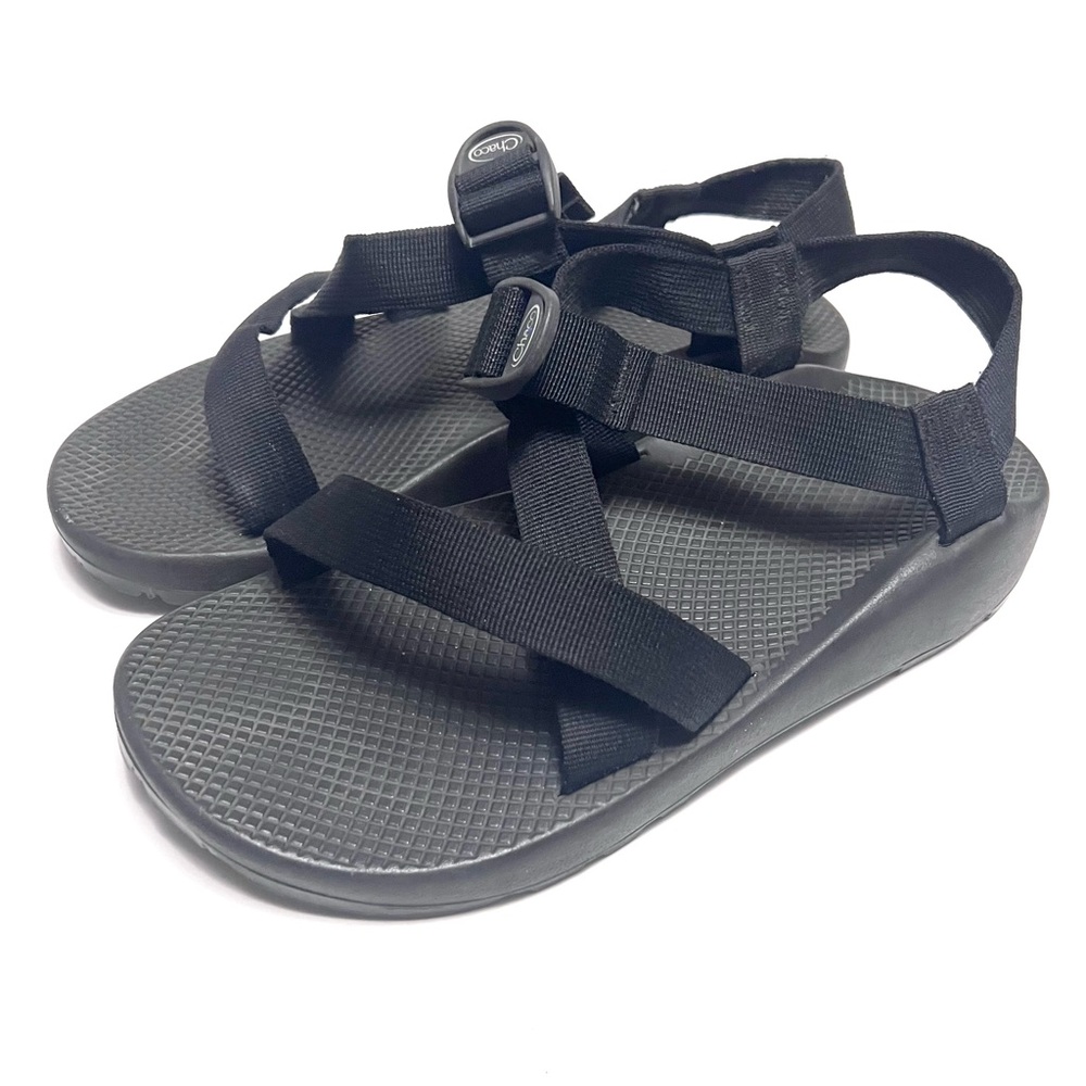 Chaco Black Strappy Sandals MENS SIZE 11 Vibram Outsole all black sandals strap